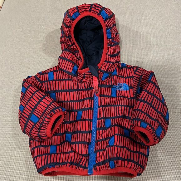 The North Face Baby Navy and Red Reversible Puffer Infant - Picture 2 of 13